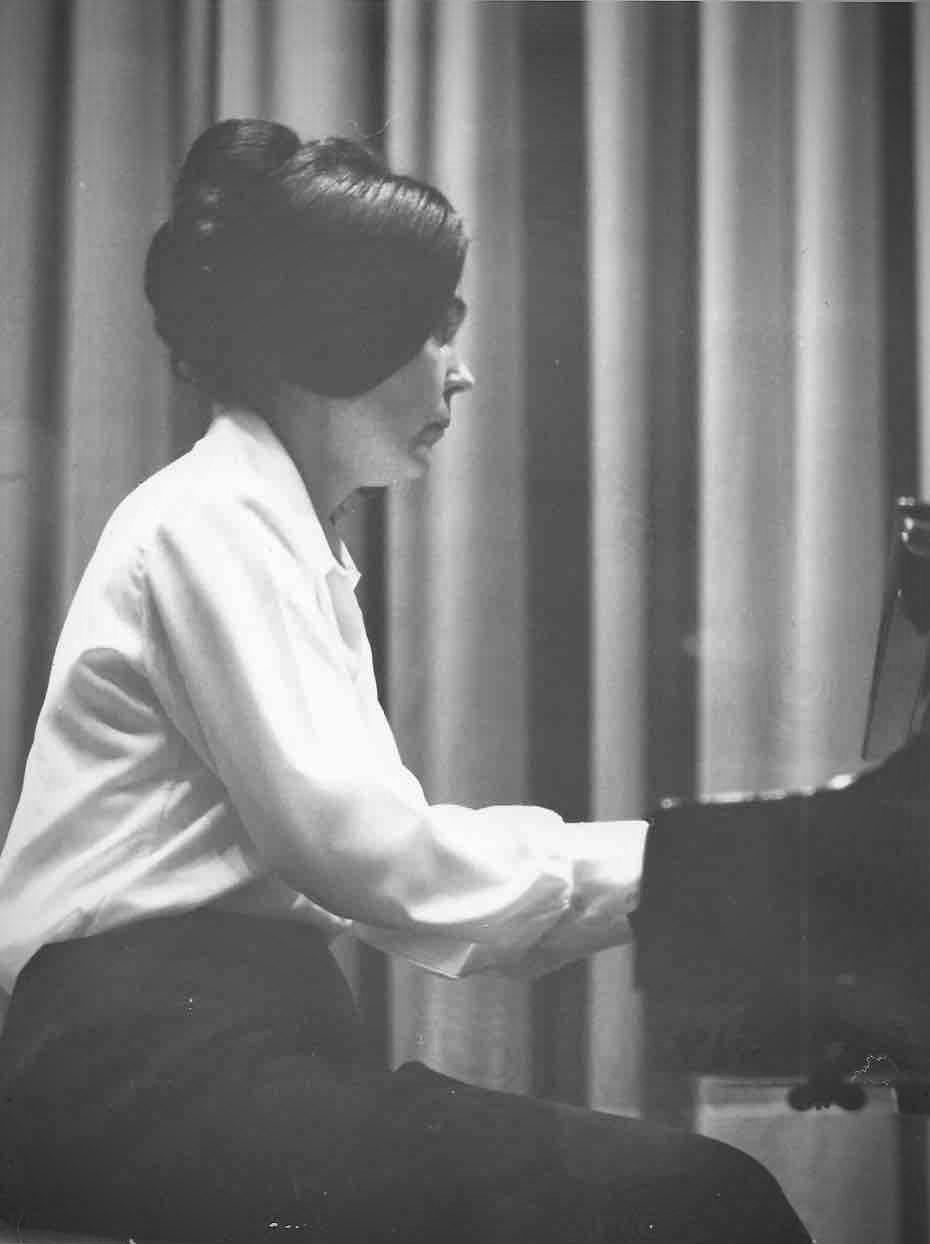 Barbara Solís rehearsing for recital in Madrid, ca. 1975-80